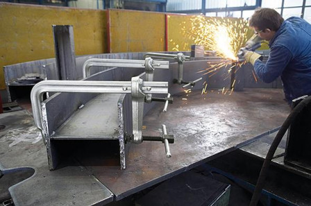 Presse à vis pour la construction métallique 800x175mm 